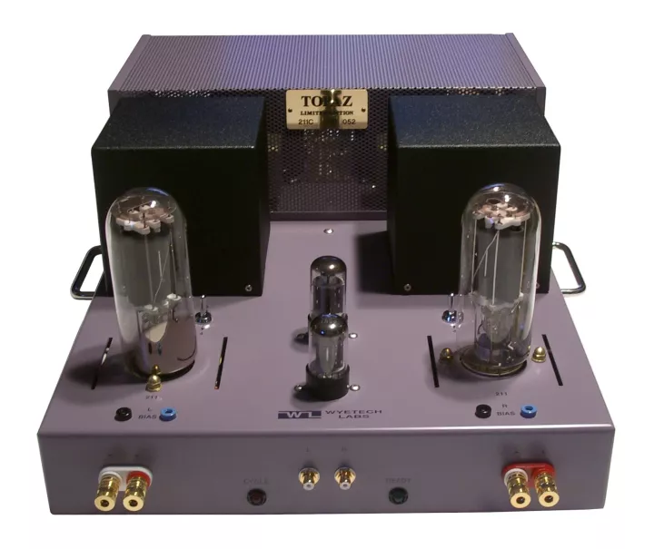 Topaz 211C stereo amplifier